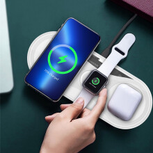 Lmueinov Trådløs Opladningsstation3-i-1 Opladningsstation Til Flere Enheder15W Trådløs Oplader iOS/Android Hurtig Opladning og Praktisk