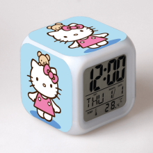 Reloj despertador LED con diseño de Hello Kitty, reloj de escritorio digital luminoso y colorido para niños, niñas, niños y adultos - Compatible