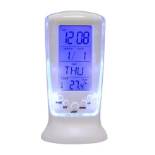 Réveil numérique LED avec rétroéclairage violet, thermomètre, calendrier, fonction snooze - Fonctionne sur piles - Idéal pour la décoration