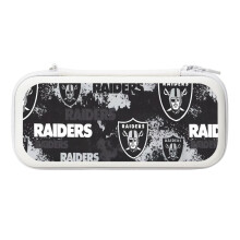La borsa portaoggetti per la console Switch, realizzata dal team Raiders, è adatta anche per cuffie, cavi di ricarica e altri piccoli accessori per