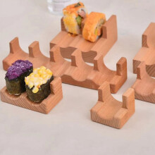 Houten sushi tacohouder, tacostandaard, serveerrek, tussenschot, tacorek, dienblad met borden voor thuis, restaurant en dineren.