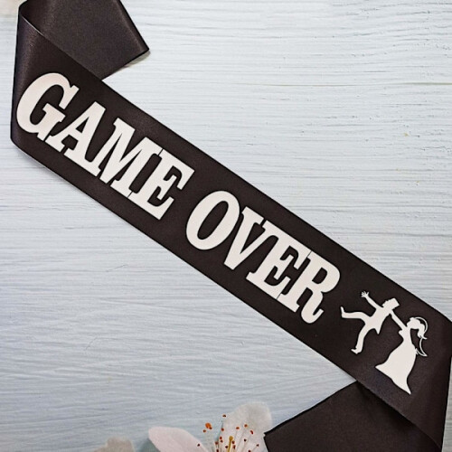 Κορδέλα "Game Over" - Αξεσουάρ Τέλειας Μπάτσελορ Μαύρη 1
