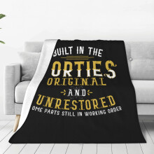Fyrtiotalets original orestaurerade fleecefilt - supermjuk, mysig och lätt. Plyschig flanellfilt för soffan, bäddsoffan eller sängen.