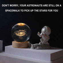 Gnobogi Leuchtende Galaxie-Astronauten-Kristallkugel-Nachttischlampe, USB-betriebene RGB-Nachttischlampe, Kindergeschenk, kompatibel mit