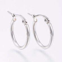 Pendientes de aro de acero inoxidable 304, hipoalergénicos, con forma de anillo, color acero inoxidable.