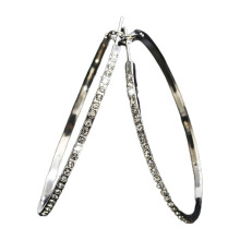 1 paio di orecchini a cerchio da donna con strass, rotondi, leggeri e lucenti, ideali per lo shopping.