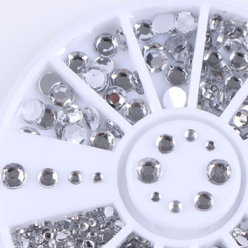 Strasssteine in vier Größen – Silber Klar Silber 2