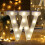 WinysinAlphabet LED-Buchstabenleuchten, weiße Kunststoffbuchstaben, stehend oder hängend 2