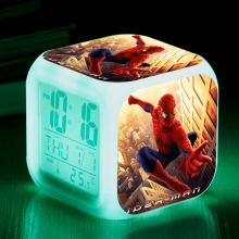 HANNTAOO Digitaler Wecker für Kinder, Spider-Man LED-Uhr mit Thermometer, Nachtlicht, 7-farbiger Farbwechsel – Geschenk für Jungen und Mädchen