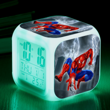 Ceas deșteptător digital HANNTAOO pentru copii, ceas cu LED-uri Spider-Man care își schimbă culoarea cu termometru, lumină de noapte, cadou
