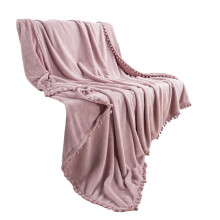 Oferta especial de mantas Poaug: Manta suave de forro polar de 60x80 pulgadas, rosa - Manta ligera y acogedora para sofá con flecos de pompones,