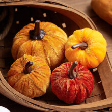 Abóboras artificiais de veludo da Uncorn para decoração de mesa, perfeitas para festas temáticas de Halloween com tema de colheita de outono.