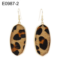 Brincos femininos de abalone com pingente oval em formato de leopardo, estilo joia, perfeitos para presente.