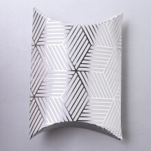 Paperityynynmuotoiset karkkirasiat häälahjoiksi, vauvakutsuille, syntymäpäiväjuhliin, 9,1x6,3x2,65cm, hopeanvärinen raitakuvio