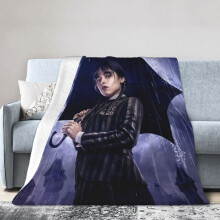Couverture Wednesday Hotel, couverture anime pour lit, couverture pour canapé, couverture polaire ultra douce pour chambre et salon, 152 x 127 cm