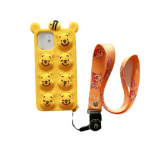 Supporto per telefono in silicone di alta qualità con design a cartone animato in rilievo, impugnatura comoda e antiscivolo, come visto su Shark