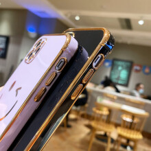 Glänzende TPU-Hülle mit Smiley-Gesicht für Damen, modische Handyhülle mit verstärkten Ecken, stoßfester Schutz, kompatibel mit iPhone 13 Pro M