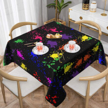 Nappe carrée lavable à motif arc-en-ciel néon sur fond foncé, idéale pour les mariages, les fêtes et les festivals (137 x 137 cm).