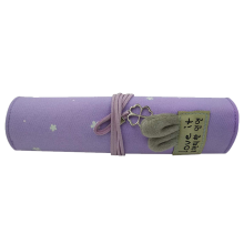 Stationery Hero, poliéster impermeable de alta calidad, cremalleras suaves para un uso sin esfuerzo.