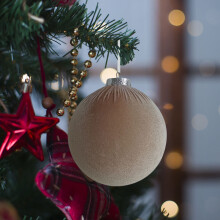 Weihnachtskugel-Set, bruchsicherer Weihnachtsbaumschmuck, 4 große Flanellkugeln zum Aufhängen, festliche Dekoration