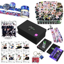 Coffret cadeau Stray Kids Nouvel album Maxident : produits dérivés Kpop, photocards, lanière et porte-clés. Cadeaux pour les fans de SKZ.