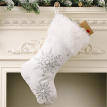 Personalisierte silberne Schneeflocken-Weihnachtsstrümpfe mit Plüschbündchen, Aufhängevorrichtung für Kamin, Weihnachtsbaum,