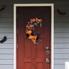 Wieniec na drzwi w kształcie księżyca na Halloween, podświetlany kot, z czarnymi różami i żółtymi kwiatami, jako upominek na drzwi wejściowe