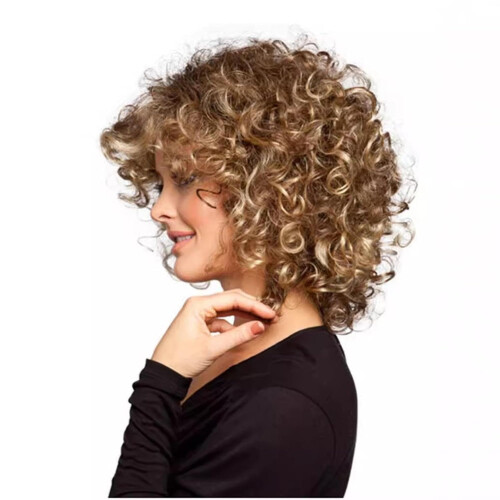 Capelli corti e ricci di donna nera castana 2