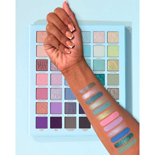 P.Louise Make It Reign Rainbow Eyeshadow Palette 1