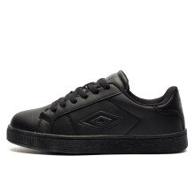 (12) Umbro Medway V Lace Up Junior Trainers