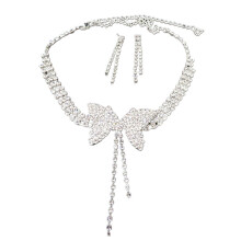LEAQU Kvinner Full Rhinestone Butterfly Langt Anheng Stud Øredobber Halskjede Smykkesett
