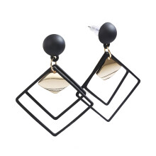 1 paar hangende oorbellen met geometrische, matte afwerking, minimalistische, holle dubbele ruitvorm, modieuze oorstekers voor dames
