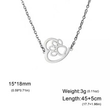 Collana con ciondolo a forma di cuore con impronta di zampa di gatto o cane, in acciaio inossidabile, 45-50 cm.