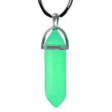Collana da donna luminosa con corda nera, ciondolo esagonale in finta pietra di luna naturale, gioiello avvolto in filo metallico