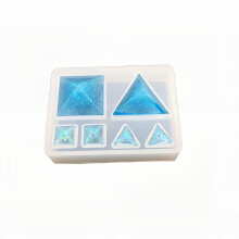 Moule en silicone blanc pyramidal pour la fabrication de bijoux en résine époxy et résine UV (1 pièce), dimensions : 53 x 70 x 14 mm, diamètre