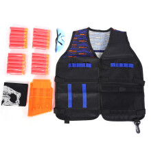 Nerf-Taktikwestensystem mit wichtigem Zubehör: Nachfüllkugeln, taktische Gesichtsmaske, Handgelenkschlaufe und Augenschutz für sicheren Spielspaß