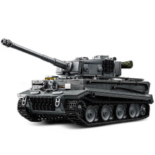 Tiger Tank Model 1:28 Scale WW2 Army Building Blocks Kit 1668 PCS with Rotating Turret