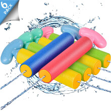 Lançador de água de espuma e plástico com alça retrátil, leve e ideal para aventuras de verão na piscina, quintal e praia.