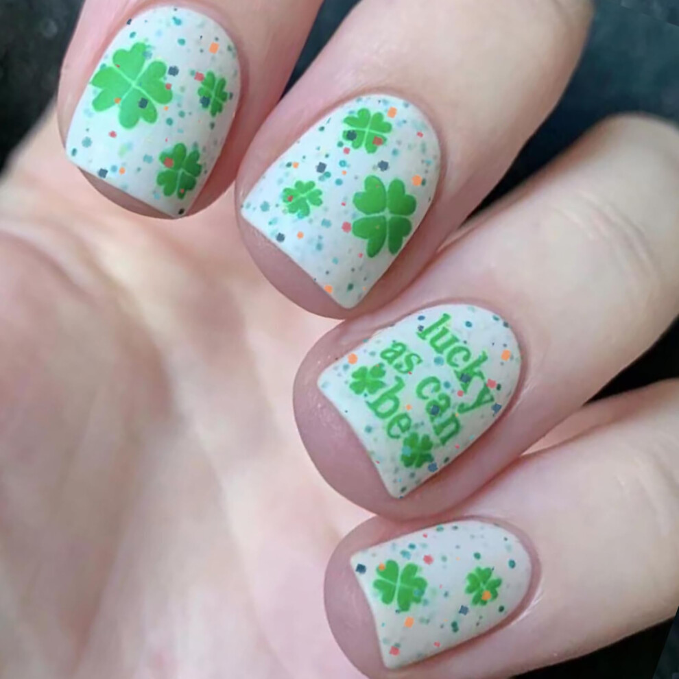 Green St Patricks Day Press On Nails 24Pcs Shamrock Coffin Shape False Nail Set With Lucky Clover Design