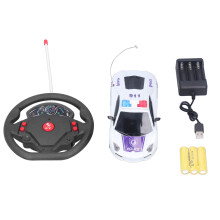 Polizeiauto-Fernsteuerungsspielzeug mit funktionierendem Federungssystem und Lenkradsteuerung, realistischem Design und hoher Störfestigkeit.