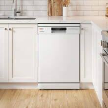Freestanding Dishwasher with 10 Place Settings & 6 Washing Programs, White