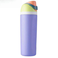 32 oz Owala Urban Outfitters Exclusive Tied and Ture FreeSip Blue Bow Bottle 31