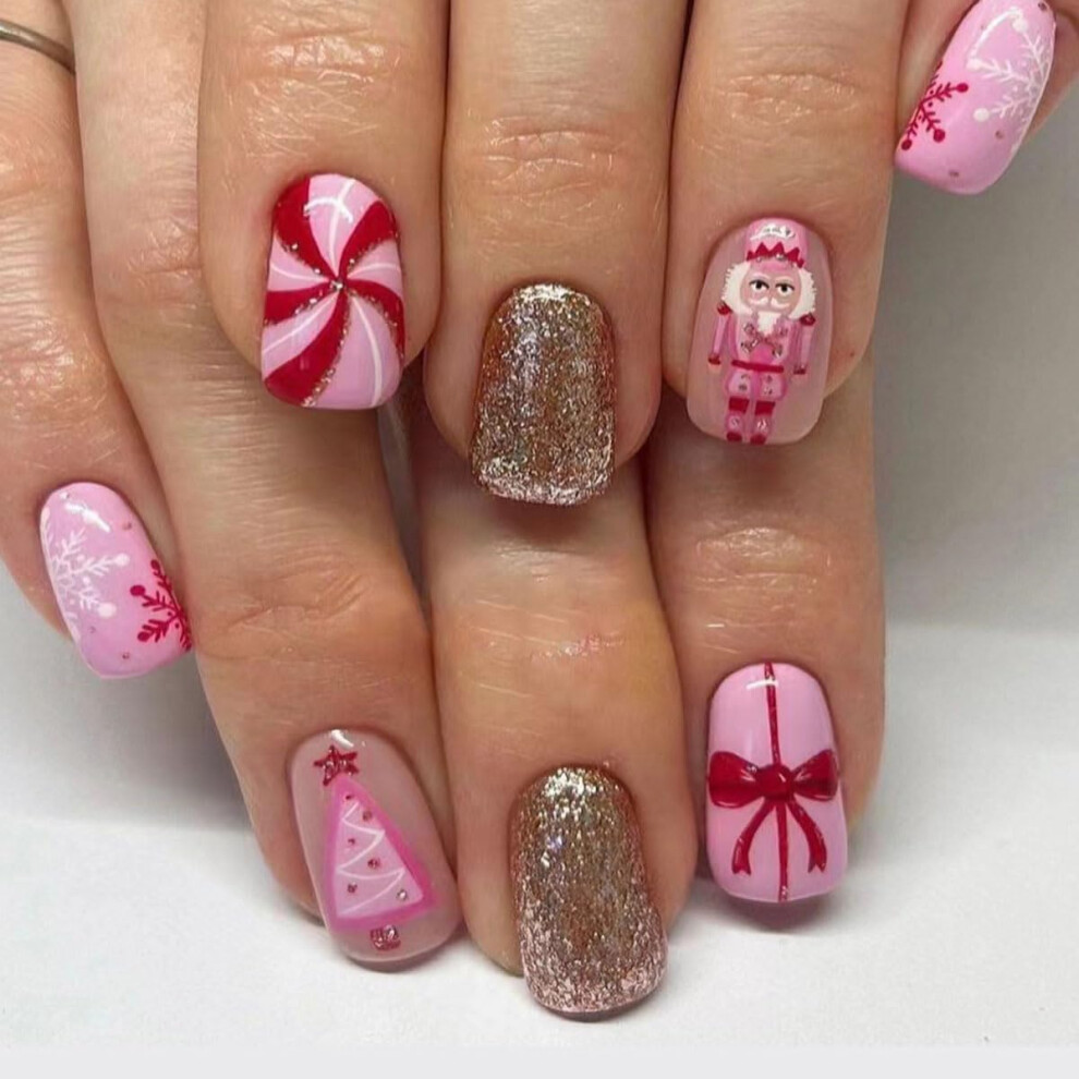 24 Pcs Short Christmas Press On Nails with Glitter Tree Snowflake Design, Full Nail Art Kit