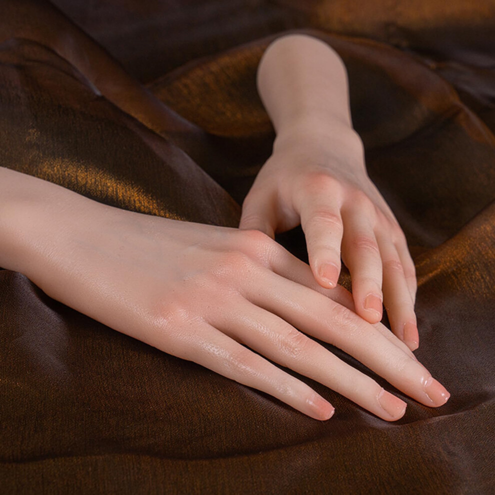 Silicone Mannequin Hand with Bendable Fingers and Realistic Skin Texture for Nail Art Practice, 1 Pair