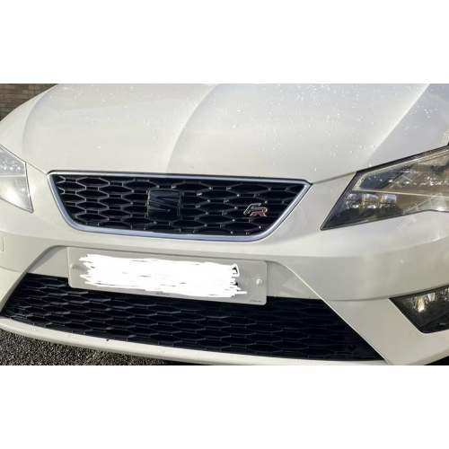 SEAT Leon Ibiza Gloss Black Front Badge MK3 Pre-FL 1