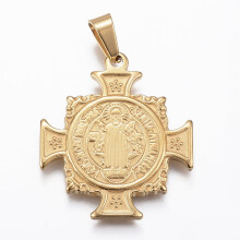 1 ks304Nerezové přívěsky Kříž s medailí svatého Benedikta Zlatý 28,5x25x2mm Otvor: 4x6mm