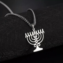 RSAMD Hanukkah Menora -riipuskaulakoru, uskonlamppu, ruostumattomasta teräksestä, uskonnolliset korut