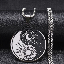 Muince Crochta Cruach Dhosmálta Nua Sun Moon Yin Yang Tai Chi Babhta Ornáid Dhosmálta Fir agus Mná Cruthaitheach