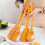 Colher de madeira gigante wileqep de 42 cm (16,5 polegadas) com cabo longo, ideal para cozinhar e mexer alimentos. Conjunto de talheres com colher 4
