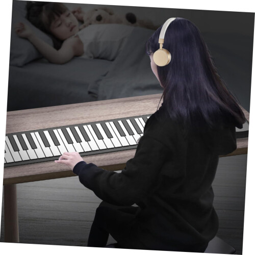 61 Keys Roll Up Piano Keyboard Foldable Lightweight Electronic Keyboard for Beginners 2